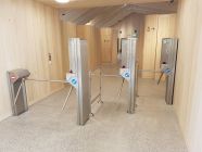 Bezahlter Zutritt (WC Anlagen) mit drei Bezahl-Eingängen